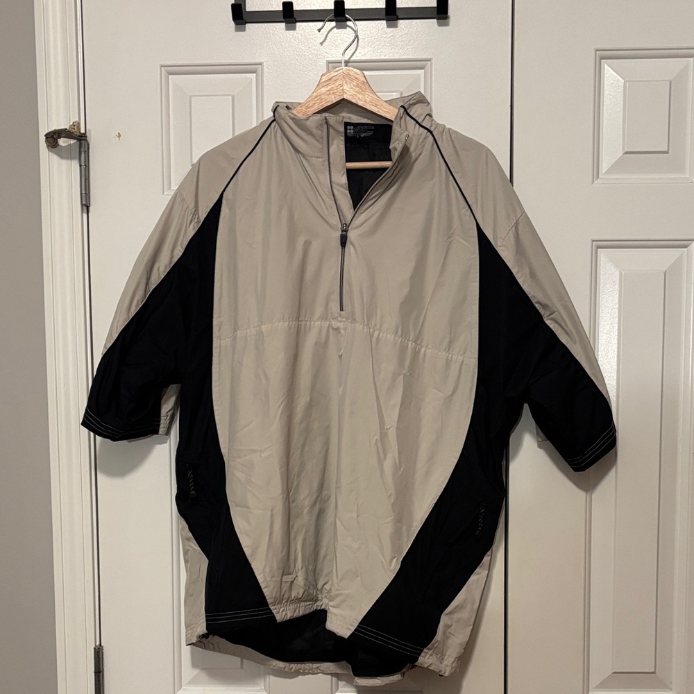 Black and tan men’s half zip size L